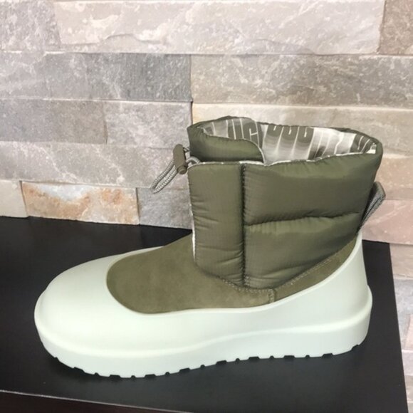 UGG Classic Maxi Toggle Boot - Picture 4 of 4